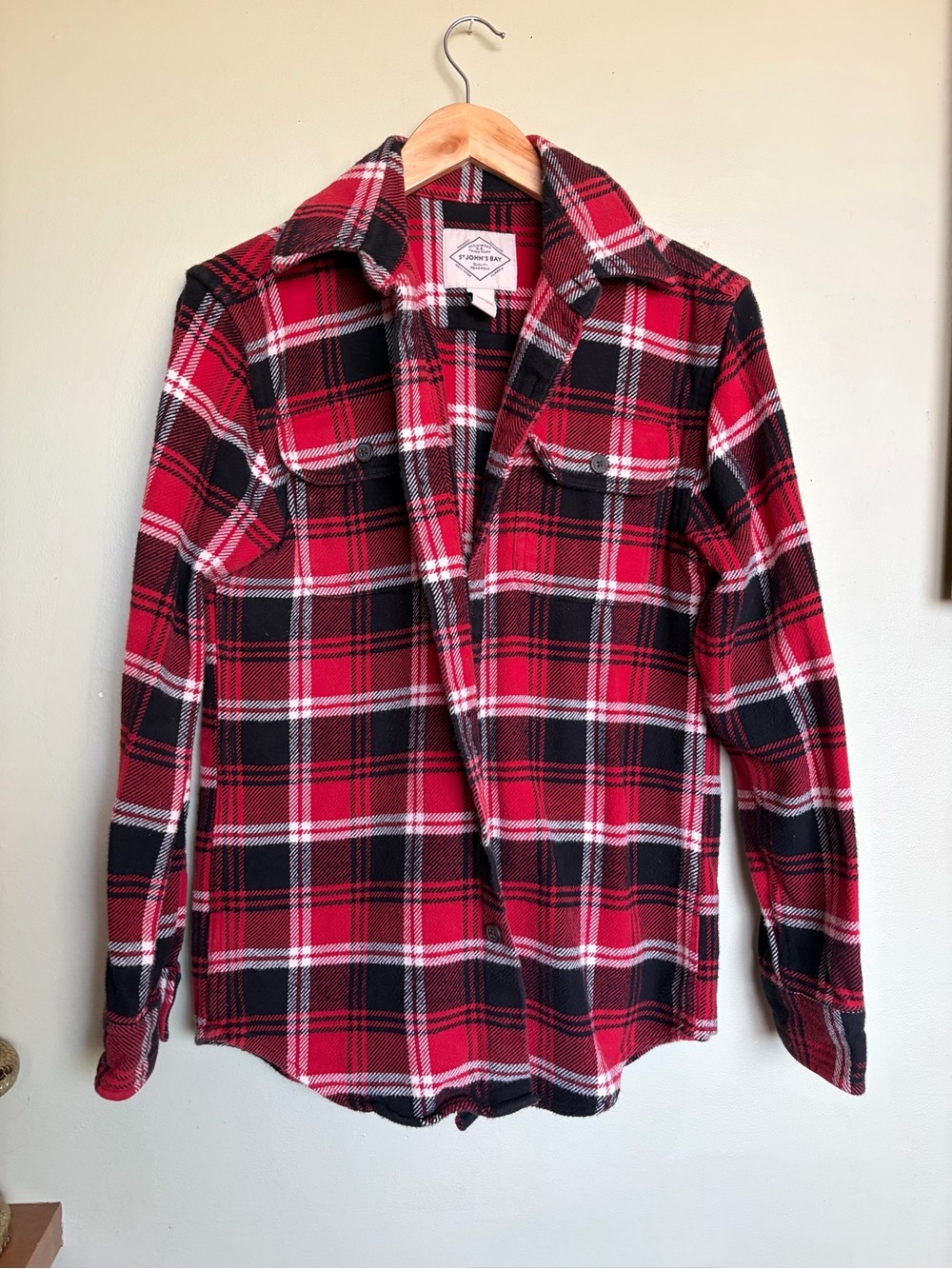 St. John's Bay Red & Black Plaid Heavyweight Button-Down Shirt Men’s Size S